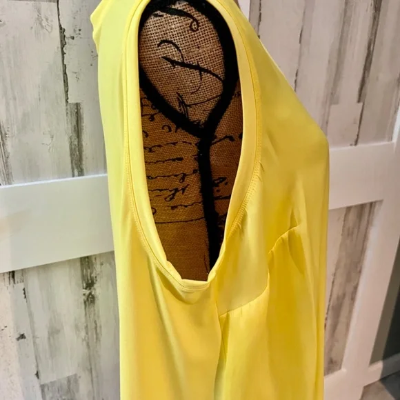 TOP SLEEVELESS SIZE 18/20W   NWT - Picture 3 of 7